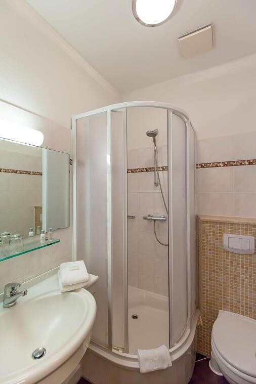 Hotel De Weimar Ludwigslust Εξωτερικό φωτογραφία