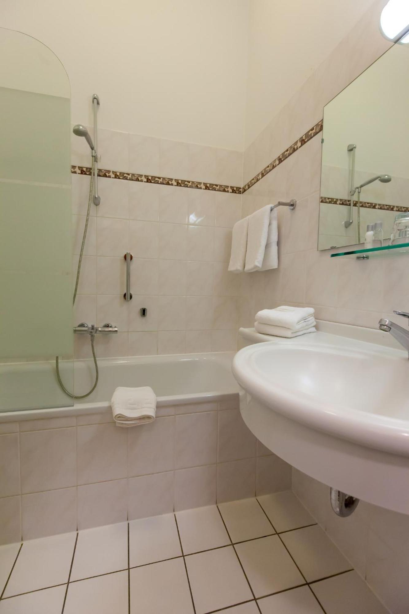 Hotel De Weimar Ludwigslust Εξωτερικό φωτογραφία
